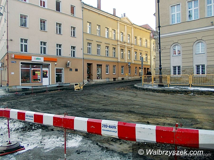 Wałbrzych: Rozpoczął się remont placu na Rozdrożu. Utrudnienia w ruchu