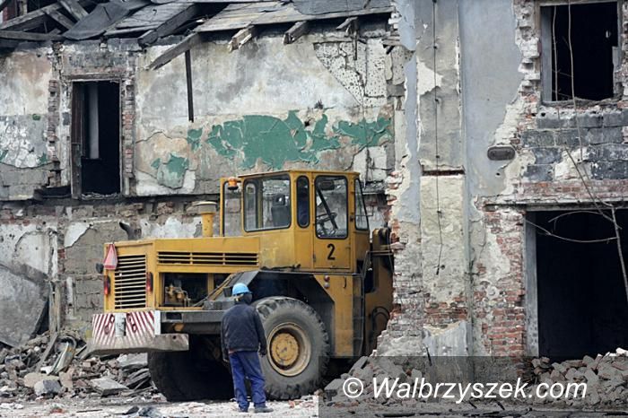 Wałbrzych: Bariery prawne blokują sprzedaż placu po zajezdni