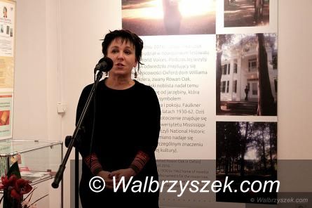 REGION: Protestują przeciwko Agnieszce Holland i Oldze Tokarczuk