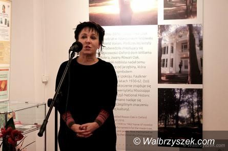 REGION: Protestują przeciwko Agnieszce Holland i Oldze Tokarczuk