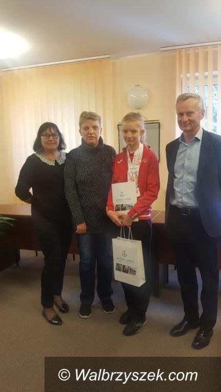 REGION, Jedlina-Zdrój: Medalistka z wizytą w urzędzie