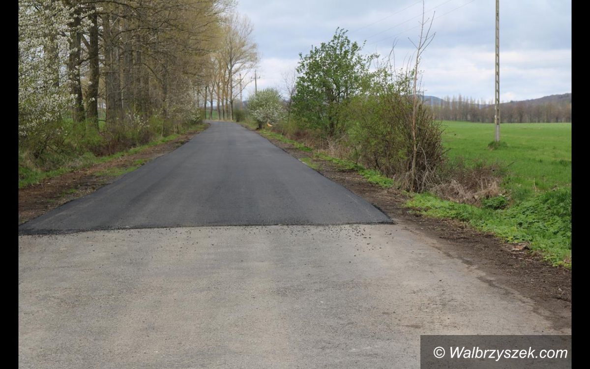 REGION, Stare Bogaczowice: W gminie Stare Bogaczowice remontują kolejne drogi