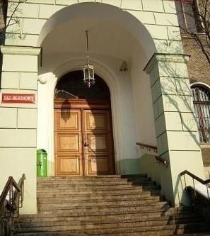 Wałbrzych: Odsiedzi trzy lata za obcowanie płciowe z 12–latką