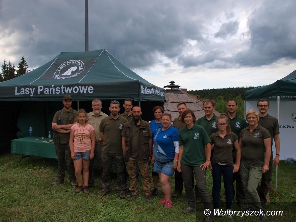 REGION, Boguszów-Gorce: Dzikowiec z leśnikami