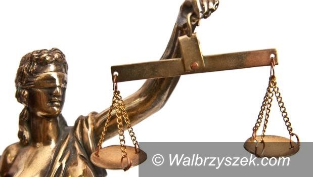 Wałbrzych: Jest akt oskarżenia wobec dwóch wałbrzyskich policjantów