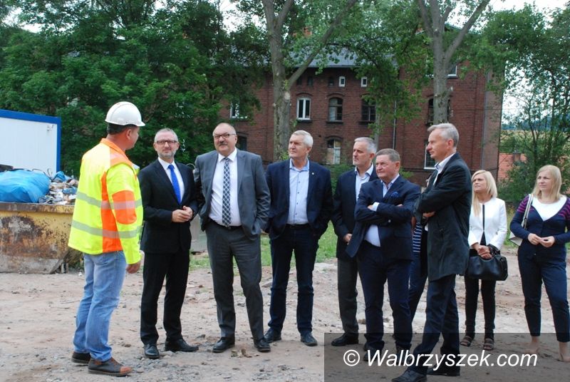 REGION, Głuszyca: Z wizytą na budowie „Delfinka”