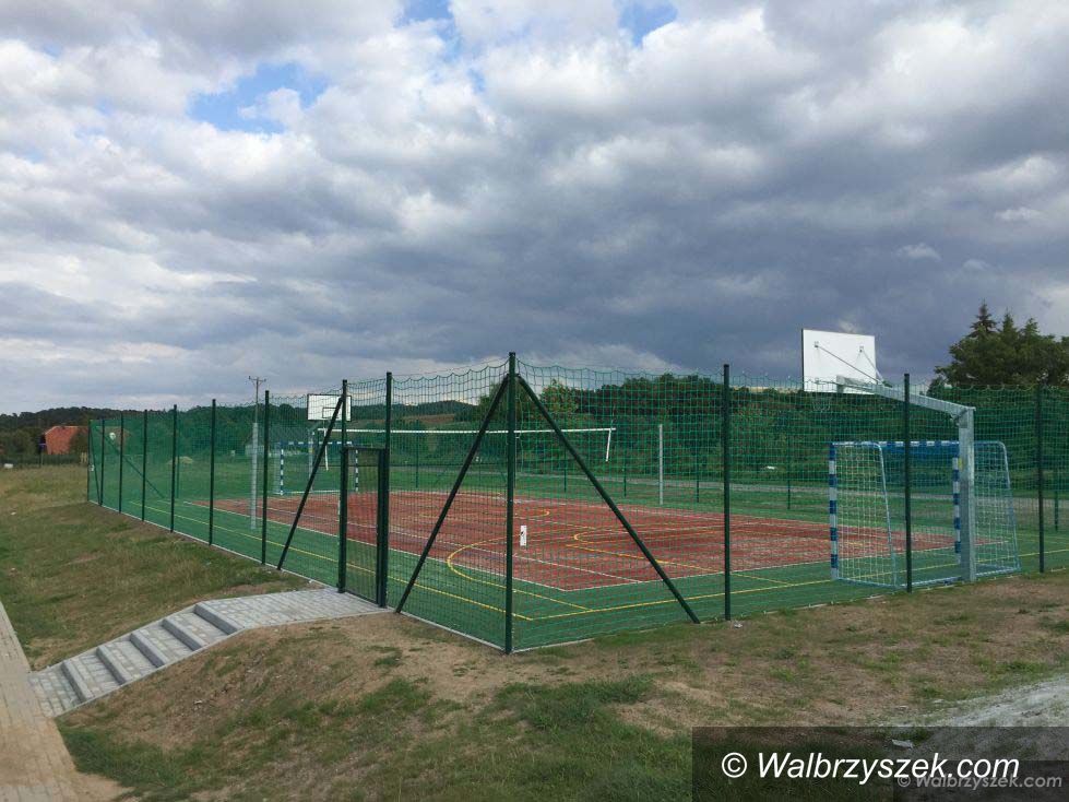 REGION, Stare Bogaczowice: Trzy nowe boiska