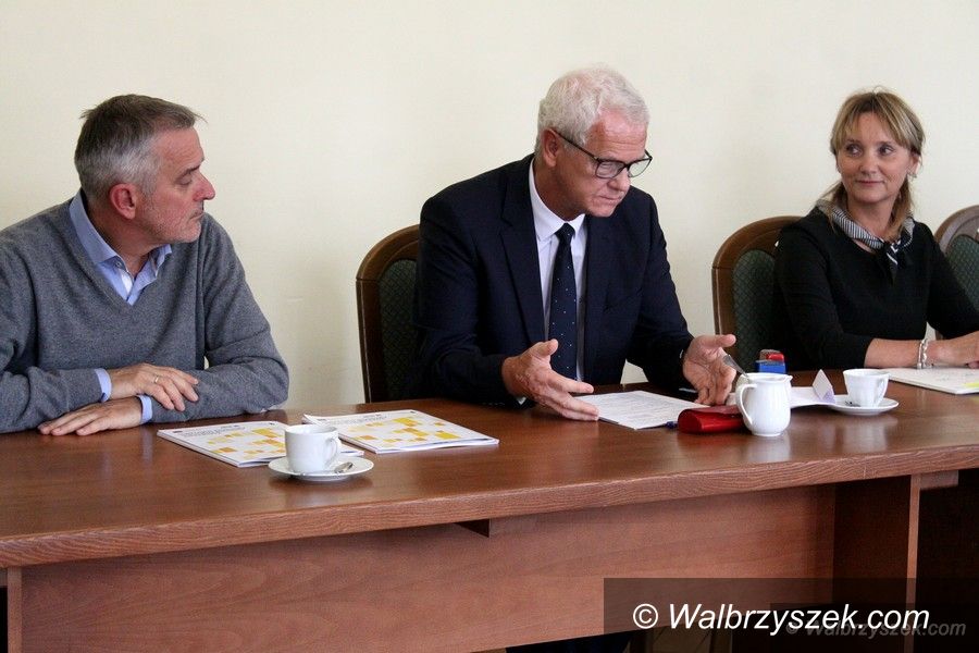 Wałbrzych: Umowa pomiędzy IPAW a SM "Podzamcze" podpisana