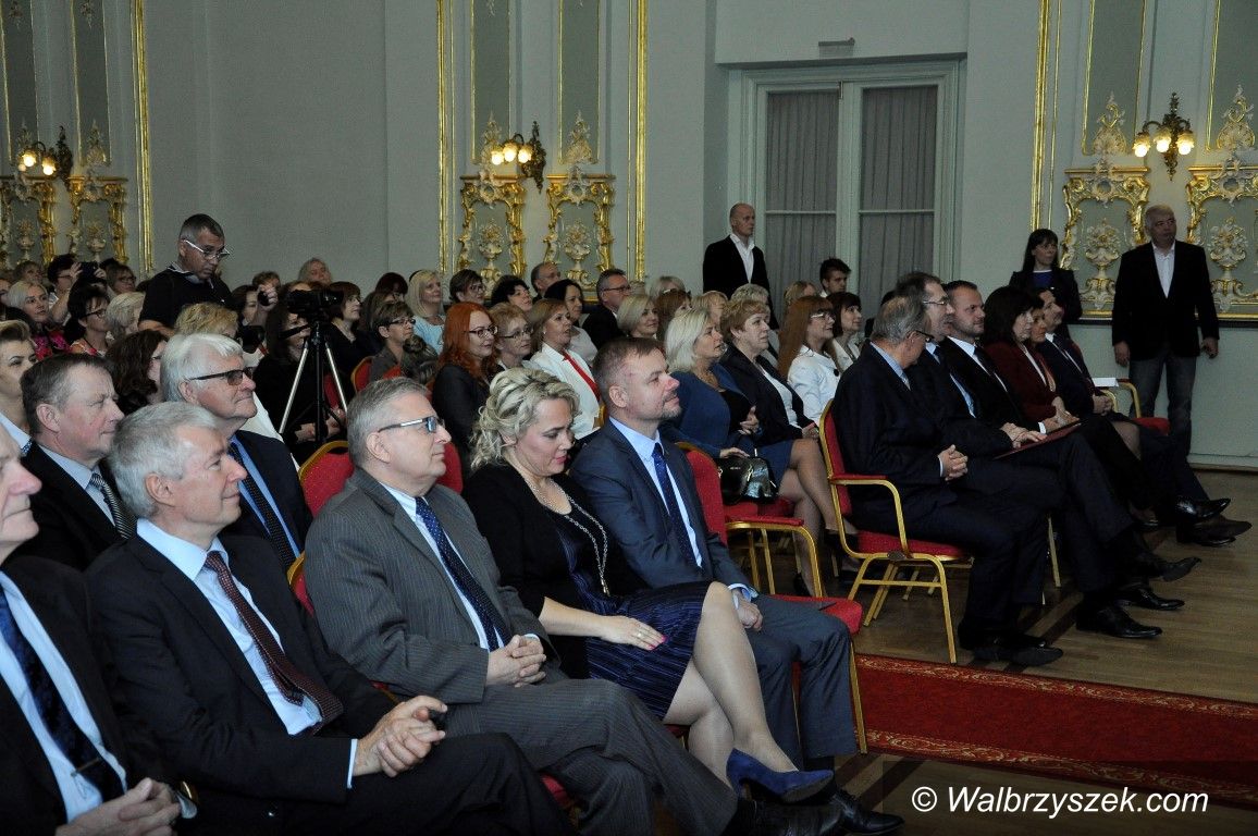 REGION, Szczawno-Zdrój: Dzień Edukacji Narodowej w Teatrze Zdrojowym w Szczawnie–Zdroju
