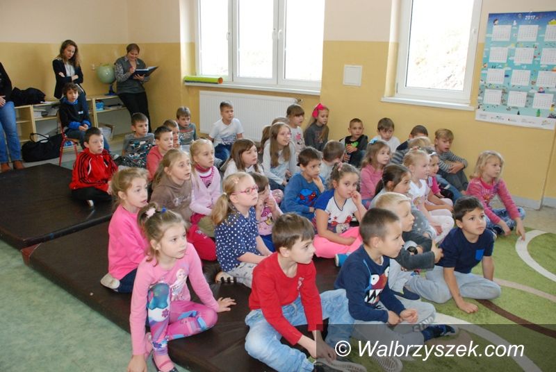 REGION, Głuszyca: „Wychowanie przez czytanie” w Dwójce