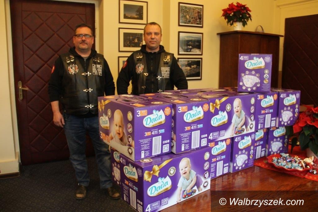 Wałbrzych/REGION: Pielucha dla malucha