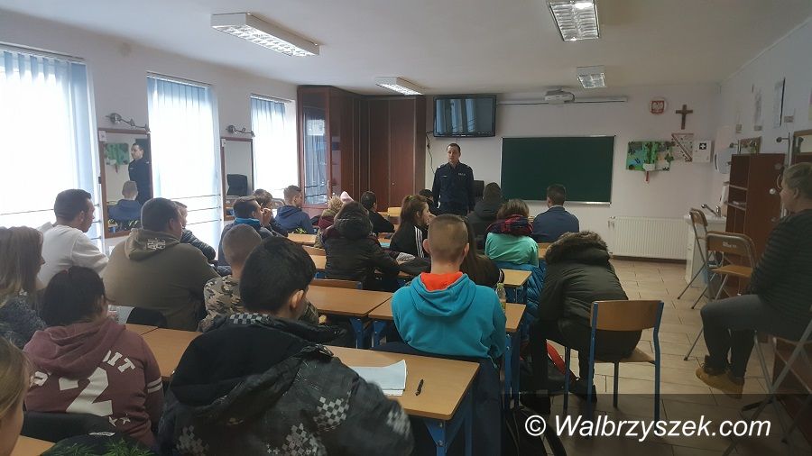 Wałbrzych: O terroryźmie rozmawiali z policjantem