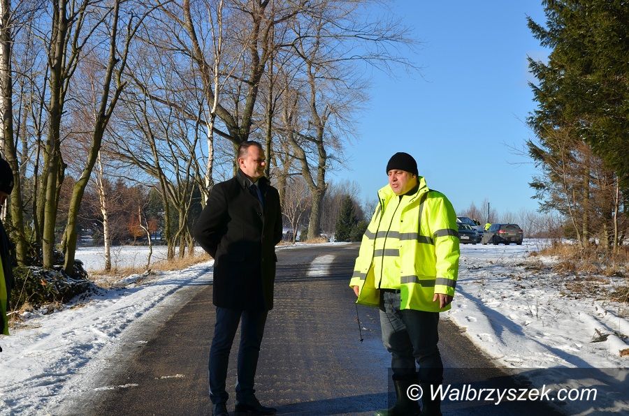 powiat wałbrzyski: Wojewoda na powiatowej drodze