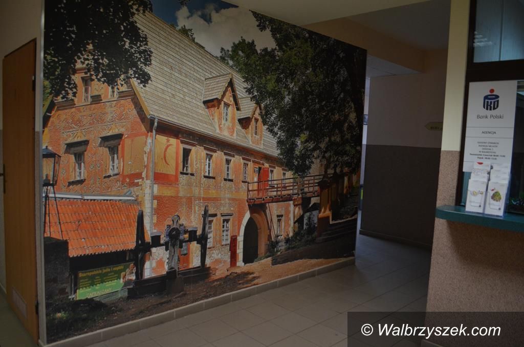 REGION, Walim: Zamek w urzędzie