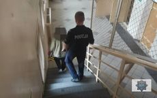 REGION, Zagórze Śląskie: Policjanci zatrzymali 51–letnią kobietę za kradzież portfela z dużą ilością gotówki