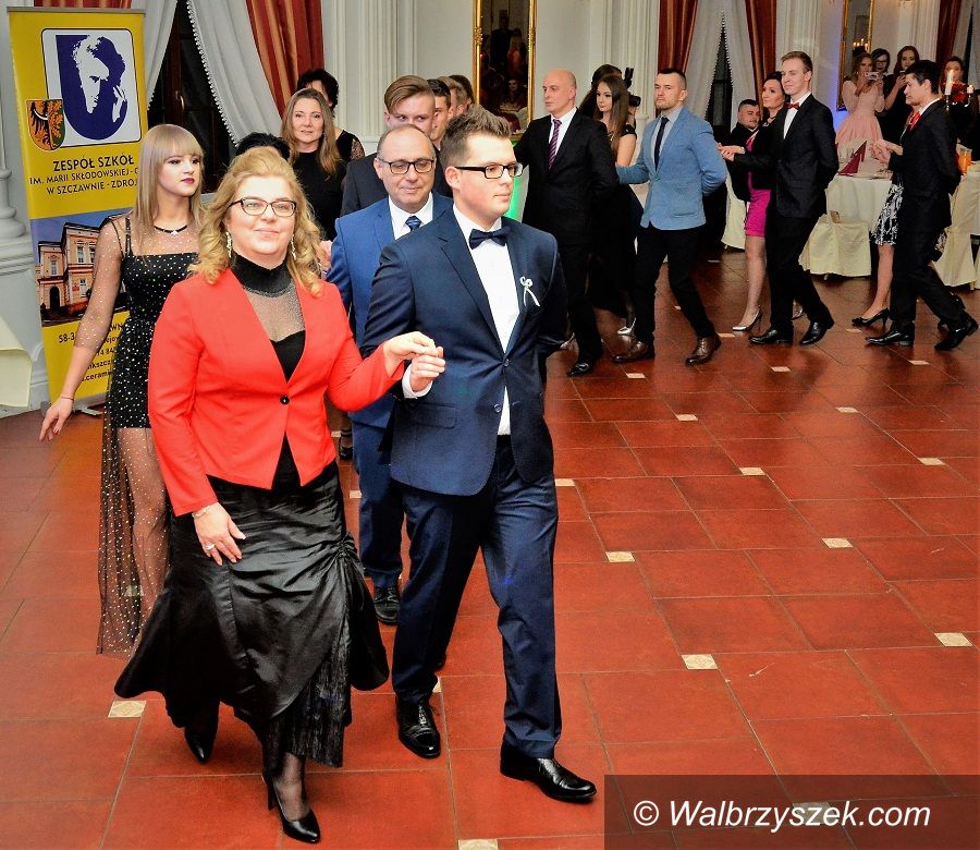 REGION, Szczawno-Zdrój: Bal studniówkowy uczniów Zespołu Szkół im.M. Skłodowskiej–Curie  w Szczawnie–Zdroju