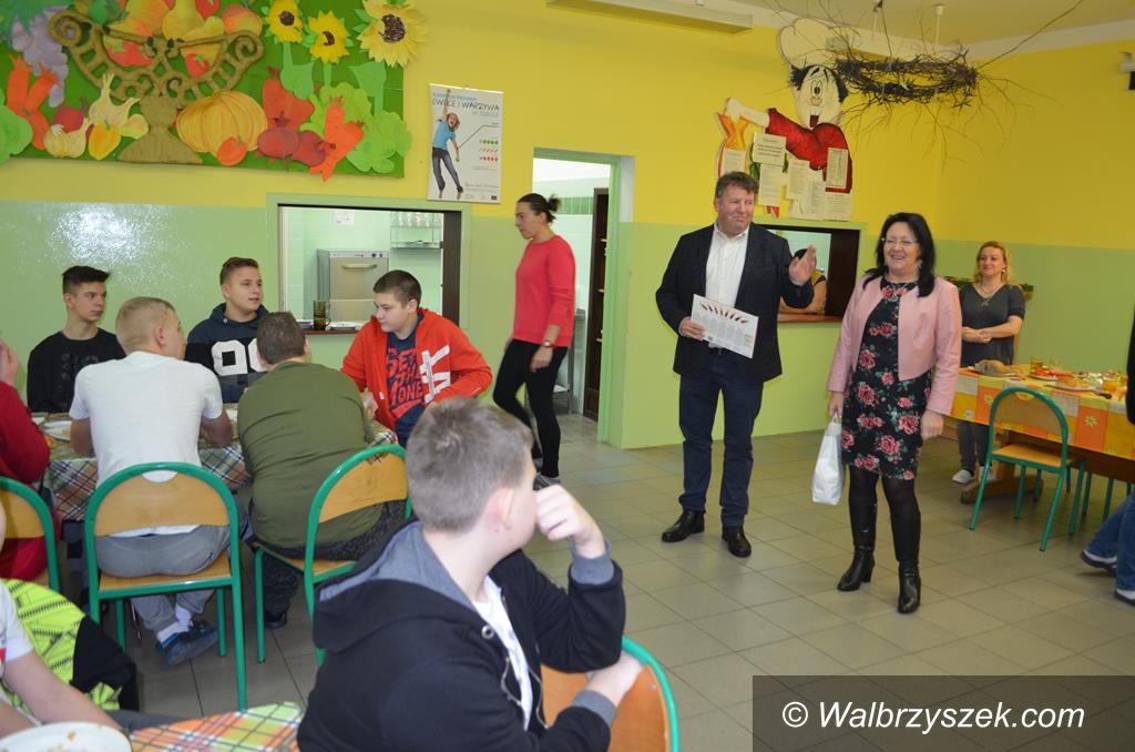 REGION, Walim: Znad morza w góry