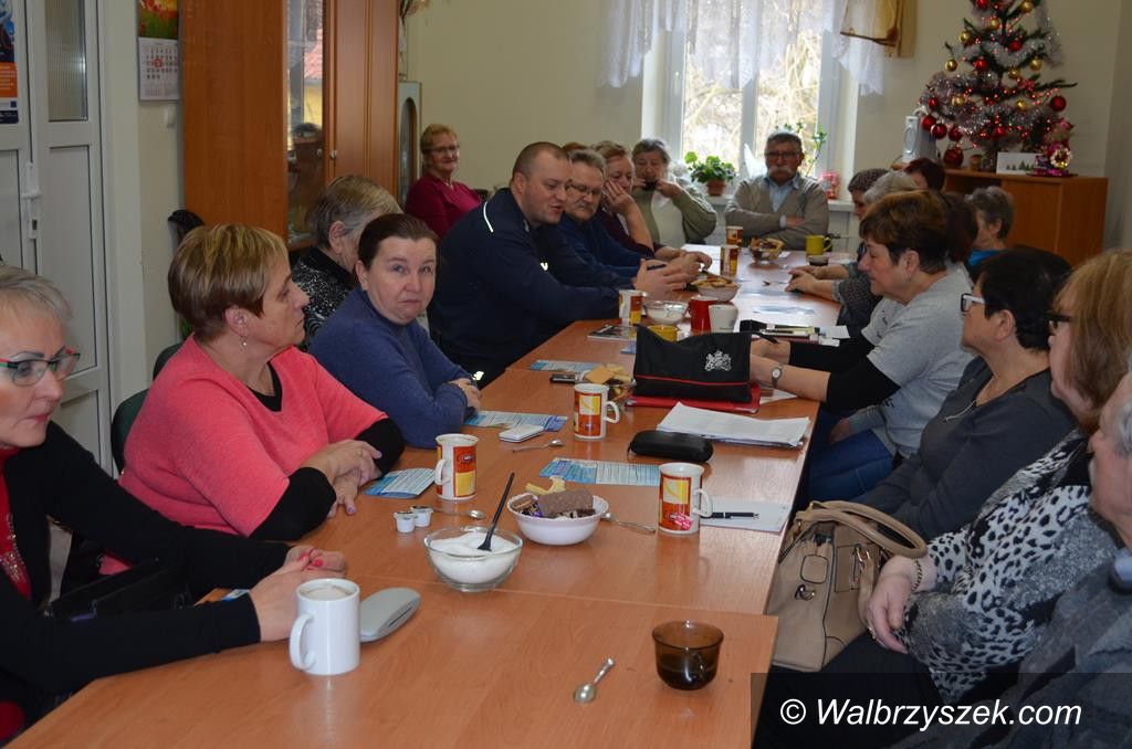 REGION, Walim: Seniorzy spotkali się z policjantami