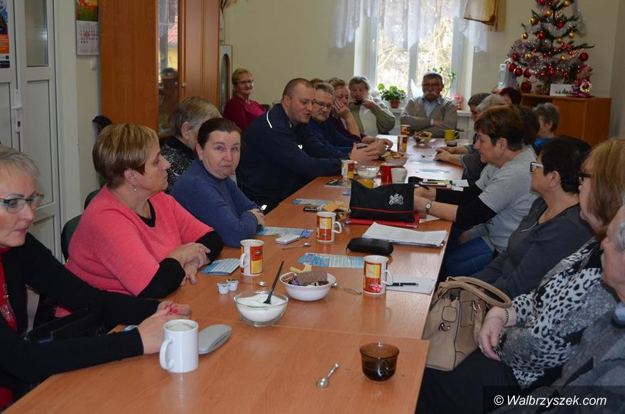 REGION, Walim: Seniorzy spotkali się z policjantami