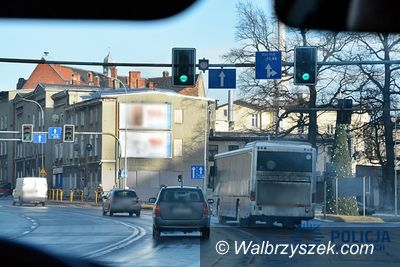 Wałbrzych: Policjanci szczególnym nadzorem objęli skrzyżowania z sygnalizacją świetlną