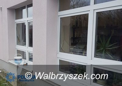 Wałbrzych/REGION: Wyładował swoją złość na drzwiach i oknach