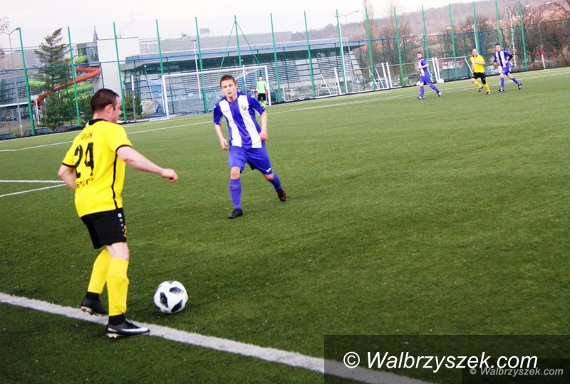 REGION: Piłkarska klasa A: Czarni postawili się liderowi