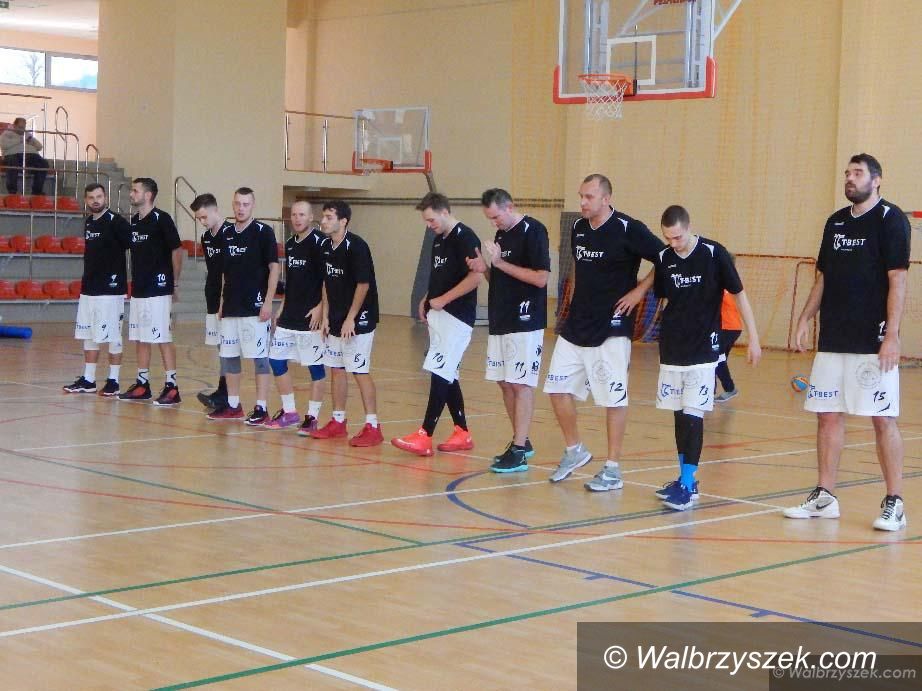 Kraj: III liga koszykówki mężczyzn: Druga porażka MKS–u Mazbud Szczawno–Zdrój