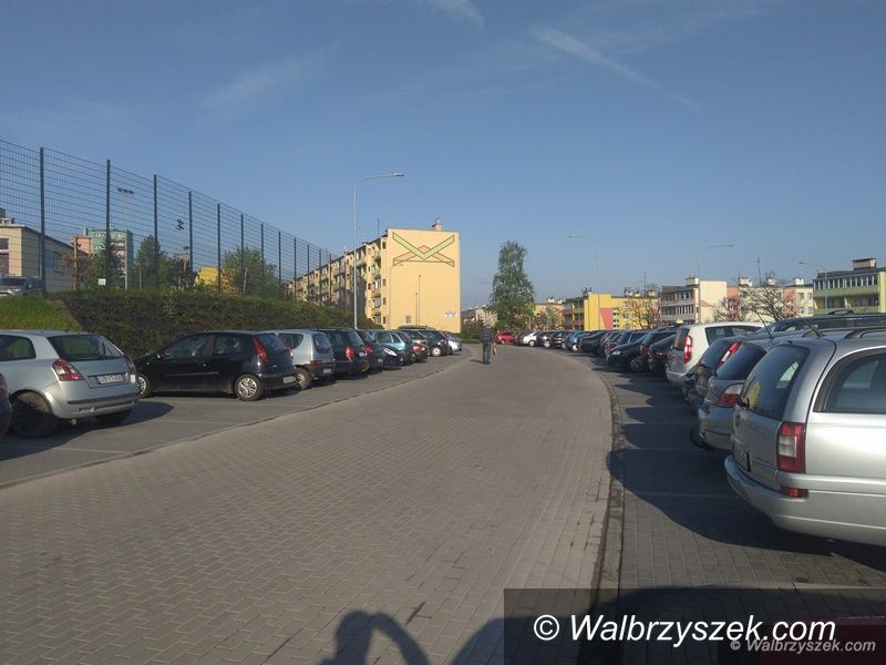 Wałbrzych: Czy parking przy PSP nr 15 będzie płatny?