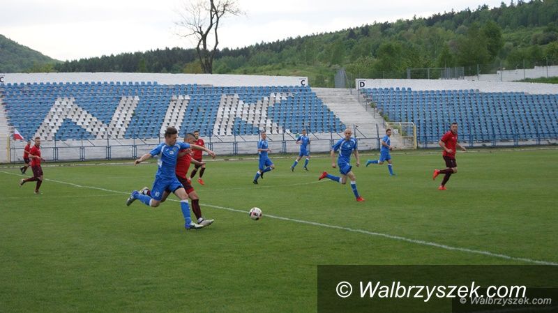 Wałbrzych: IV liga piłkarska (grupa wschodnia): Orzeł wypunktowany