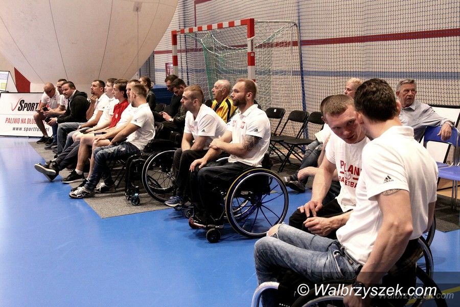Wałbrzych: II liga koszykówki mężczyzn: Żubry nie miały nic do powiedzenia