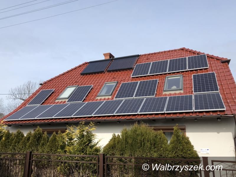 REGION, Głuszyca: Montują instalacje OZE