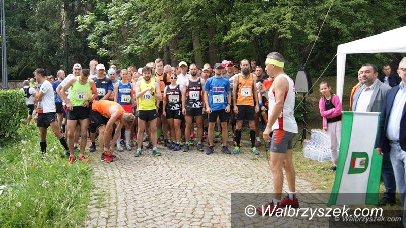Szczawno-Zdrój: Wbiegli na Chełmiec