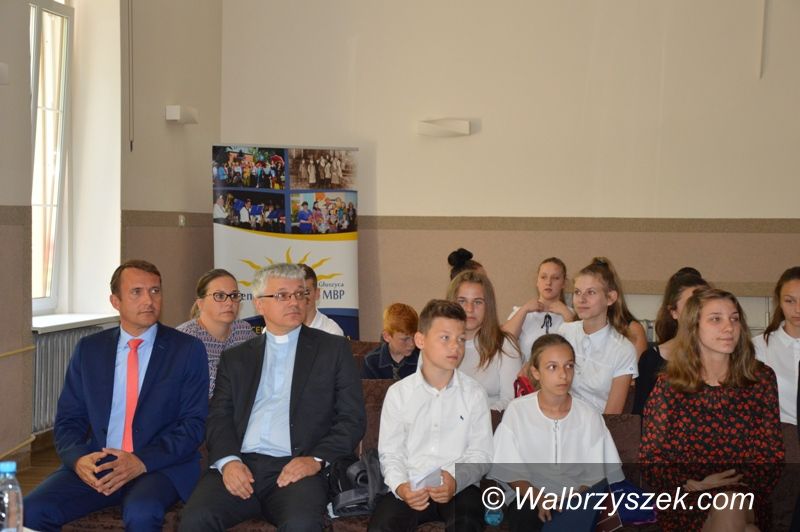 REGION, Głuszyca: Zaprezentowali poezję patriotyczną
