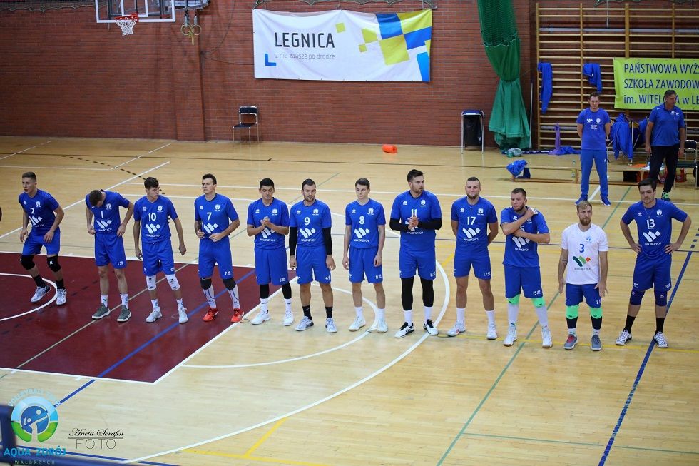 Legnica: II liga siatkówki mężczyzn: Z Ikarem wygrali w godzinę