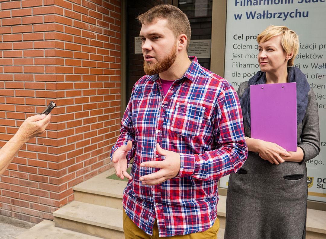 Wałbrzych: Kandydatki i kandydaci Partii Razem do sejmiku podpisali deklarację świeckości