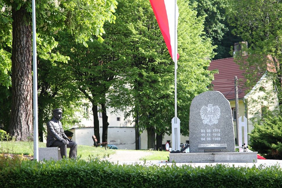 REGION, Jedlina-Zdrój: Multimedialna Ławka Niepodległości w centrum miasta