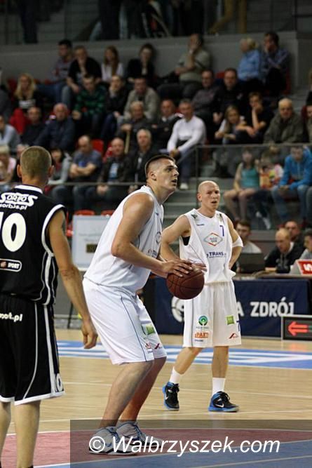 Kutno: I liga koszykówki: Wygrana w Kutnie. Niedźwiedzki bohaterem meczu