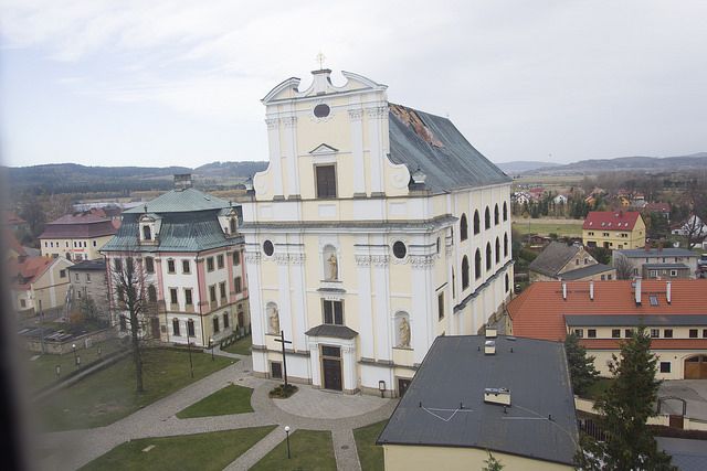 REGION, Krzeszów: Dziś zabezpieczą dach kościoła pw. św. Józefa w Krzeszowie