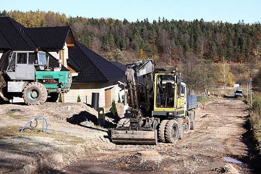 REGION, Jedlina-Zdrój: Rozpoczęły się kolejne remonty dróg w Jedlinie–Zdroju