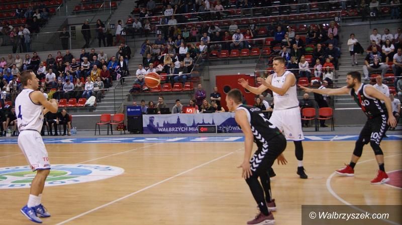 Wałbrzych: I liga koszykówki mężczyzn: Po wyjazdową wygraną