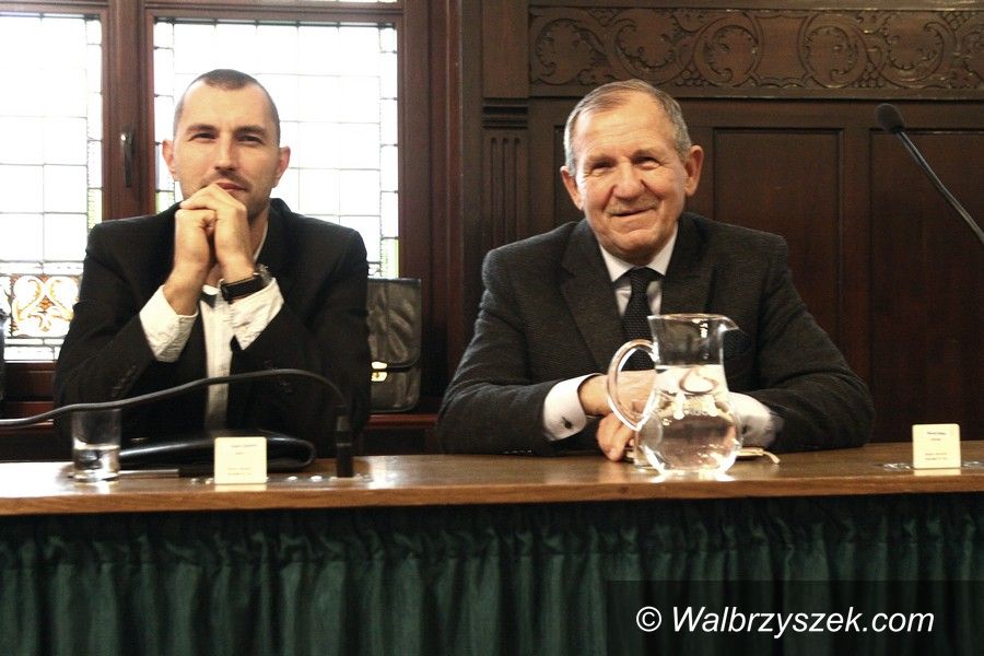 Wałbrzych: Radni i prezydent zaprzysiężeni. Maria Romańska ponownie przewodniczącą rady