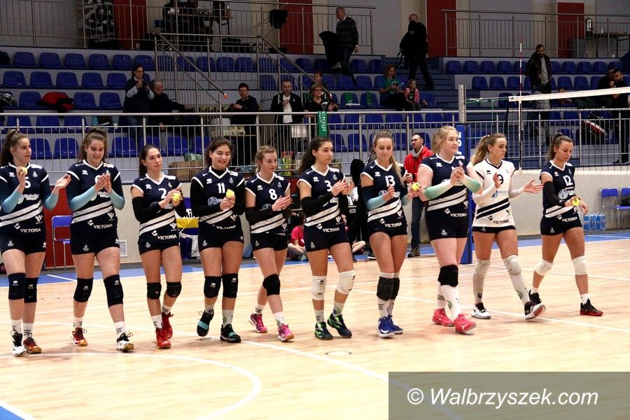 Wałbrzych: III liga siatkówki kobiet: Bezapelacyjna wygrana