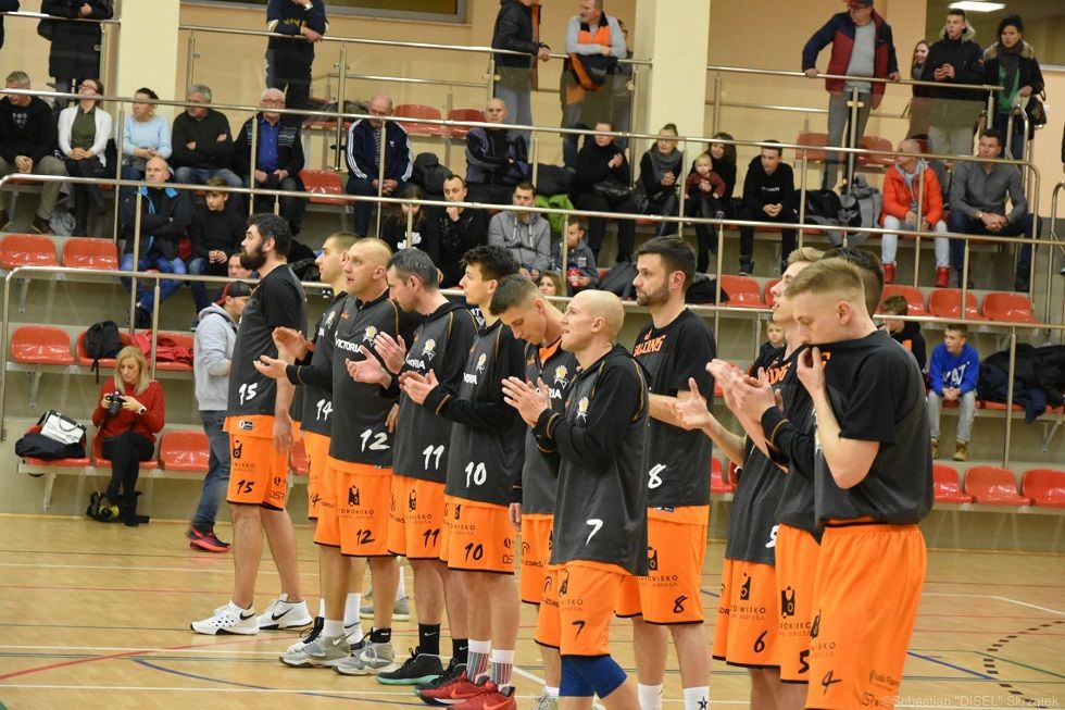 Szczawno-Zdrój: III liga koszykówki mężczyzn: Derby dla IgnerHome Polonia Świdnica