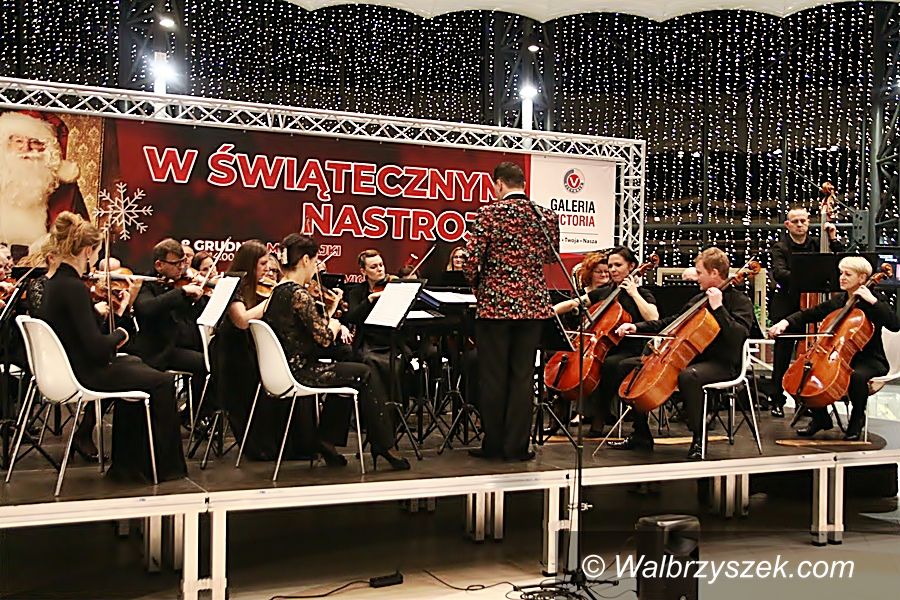 Wałbrzych: Świąteczny koncert w Galerii Victoria