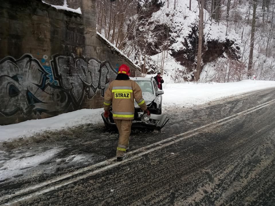 REGION, Kowalowa: Ślisko i niebezpiecznie na drogach