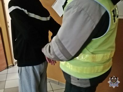 Wałbrzych: Przyjechali na interwencję domową i zatrzymali 23–latka z dużą ilością narkotyków