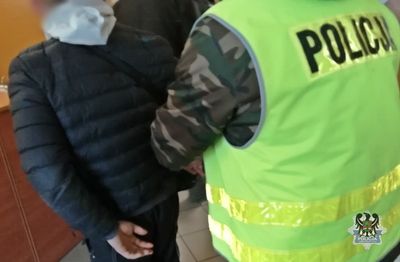 Wałbrzych: W grudniu pobił w sklepie ochroniarza, teraz wpadł w ręce policji