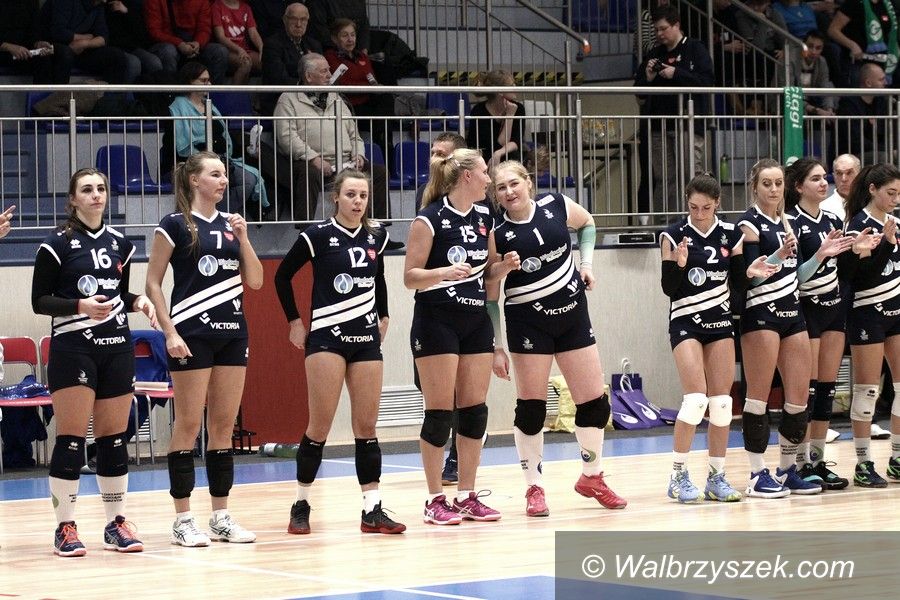 Wałbrzych: III liga siatkówki kobiet: Chełmiec wciąż niepokonany