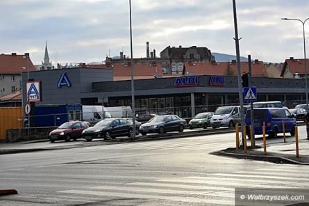 Wałbrzych/Kraj: Parkingi przy ALDI tylko dla klientów sieci