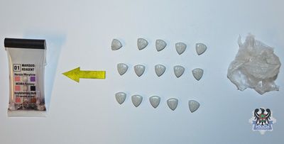 Wałbrzych: 35–latek miał przy sobie amfetaminę oraz tabletki ecstasy